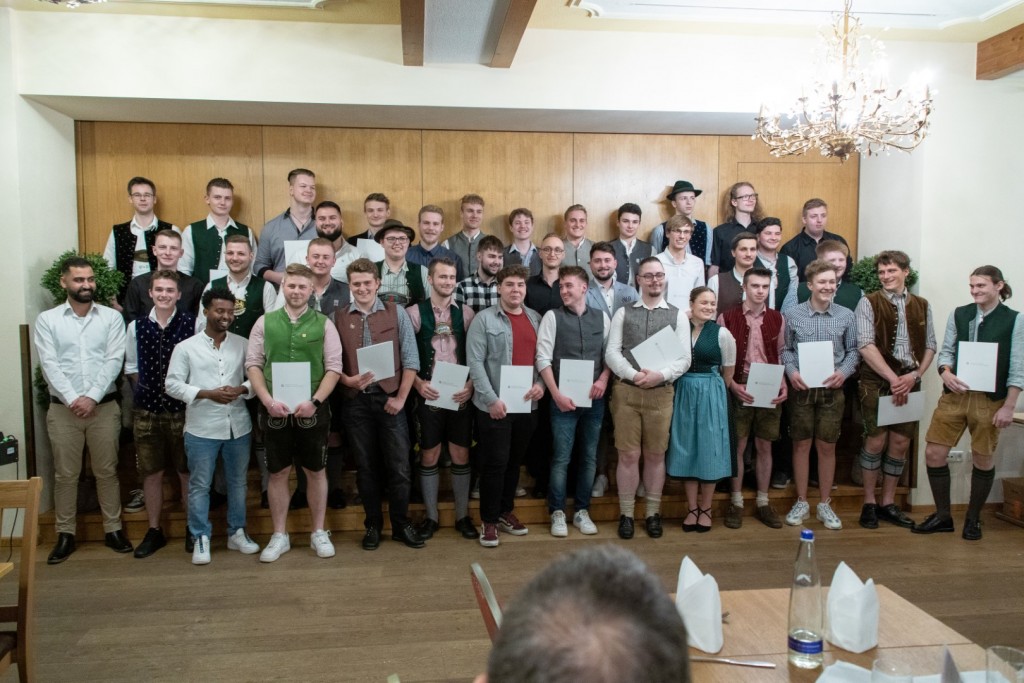 Alle Absolventen mit Urkunden